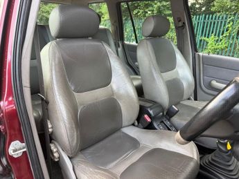 LAND ROVER FREELANDER 2.0 TD4 ES Station Wagon 5dr Diesel Manual (205 g/km, 110 bhp)