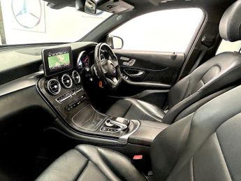MERCEDES-BENZ GLC 2.1 GLC250d AMG Line (Premium Plus) SUV 5dr Diesel G-Tronic 4MAT