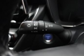 TOYOTA COROLLA 1.8 VVT-h Icon Tech Hatchback 5dr Petrol Hybrid CVT Euro 6 (s/s)