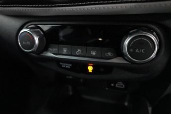NISSAN JUKE 1.6 Premiere Edition SUV 5dr Petrol Hybrid Auto Euro 6 (143 ps)