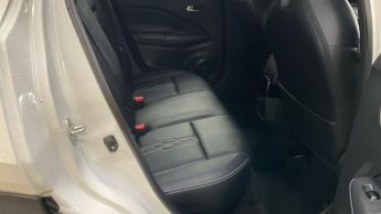 NISSAN JUKE 1.6 Premiere Edition SUV 5dr Petrol Hybrid Auto Euro 6 (143 ps)