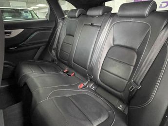 JAGUAR F-PACE 2.0 D180 R-Sport SUV 5dr Diesel Auto Euro 6 (s/s) (180 ps)