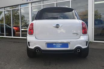 MINI COUNTRYMAN 2.0 Cooper SD SUV 5dr Diesel Manual ALL4 Euro 5 (s/s) (143 ps)
