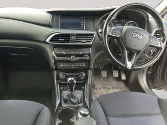 INFINITI Q30 1.6T SE Hatchback 5dr Petrol Manual Euro 6 (s/s) (122 ps)