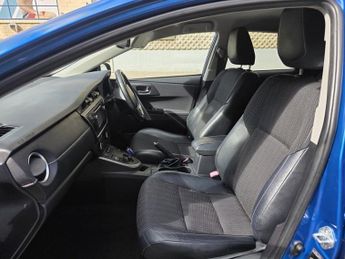 TOYOTA AURIS 1.8 VVT-h Excel Hatchback 5dr Petrol Hybrid CVT Euro 5 (s/s) (13