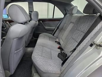 MERCEDES-BENZ C CLASS 2.8l 4dr Auto 193 BHP