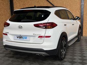 HYUNDAI TUCSON 2.0 CRDi Premium SE SUV 5dr Diesel Auto 4WD Euro 6 (s/s) (185 ps