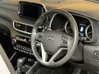 HYUNDAI TUCSON 2.0 CRDi Premium SE SUV 5dr Diesel Auto 4WD Euro 6 (s/s) (185 ps