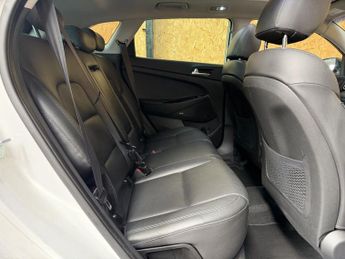 HYUNDAI TUCSON 2.0 CRDi Premium SE SUV 5dr Diesel Auto 4WD Euro 6 (s/s) (185 ps