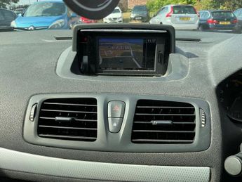 RENAULT MEGANE 1.5 dCi Dynamique TomTom Coupe 3dr Diesel Manual Euro 5 (s/s) (1