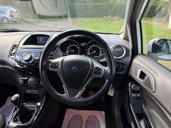 FORD FIESTA 1.0 TITANIUM 5 DOOR