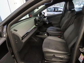 VOLKSWAGEN ID4 Pure 52kWh Life SUV 5dr Electric Auto (148 ps)