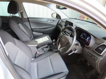HYUNDAI TUCSON 1.6 GDi SE Nav SUV 5dr Petrol Manual Euro 6 (s/s) (132 ps)