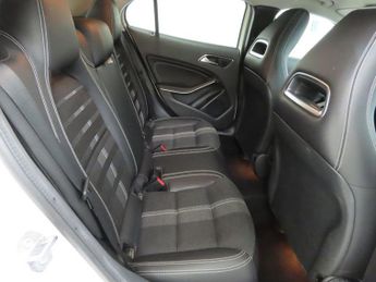 MERCEDES-BENZ GLA CLASS 1.6 GLA180 Urban Edition SUV 5dr Petrol 7G-DCT Euro 6 (s/s) (122