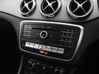 MERCEDES-BENZ GLA CLASS 1.6 GLA180 Urban Edition SUV 5dr Petrol 7G-DCT Euro 6 (s/s) (122