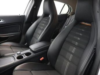 MERCEDES-BENZ GLA CLASS 1.6 GLA180 Urban Edition SUV 5dr Petrol 7G-DCT Euro 6 (s/s) (122