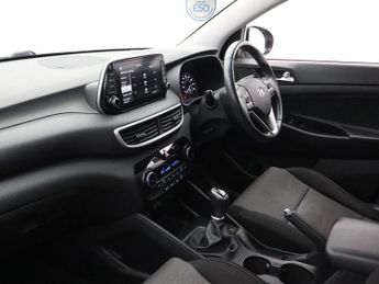 HYUNDAI TUCSON 1.6 GDi SE Nav SUV 5dr Petrol Manual Euro 6 (s/s) (132 ps)