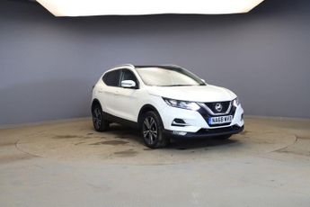 Nissan Qashqai 1.3 DIG-T N-Connecta Glass Roof SUV 5dr Petrol Manual Euro 6 (s/