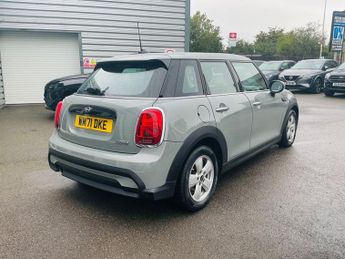 MINI HATCH 1.5 Cooper Classic Hatchback 5dr Petrol Steptronic Euro 6 (s/s) 