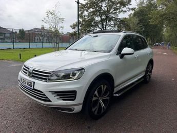 VOLKSWAGEN TOUAREG 3.0 TDI V6 BlueMotion Tech R-Line SUV 5dr Diesel Tiptronic 4WD E