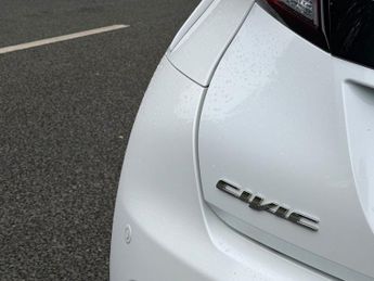 HONDA CIVIC 1.8 i-VTEC SE Plus (Navi) Hatchback 5dr Petrol Auto Euro 6 (142 