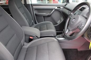 VOLKSWAGEN TOURAN 2.0 TDI BlueMotion Tech SE MPV 5dr Diesel DSG Euro 5 (s/s) (140 