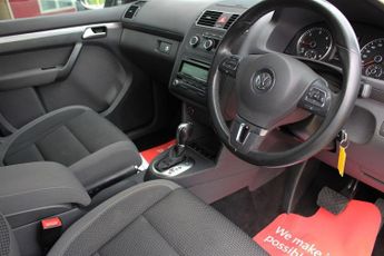 VOLKSWAGEN TOURAN 2.0 TDI BlueMotion Tech SE MPV 5dr Diesel DSG Euro 5 (s/s) (140 