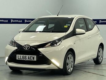 TOYOTA AYGO 1.0 VVT-i x-play Hatchback 5dr Petrol Manual Euro 6 (68 ps) - AA