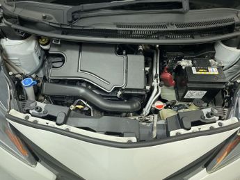 TOYOTA AYGO 1.0 VVT-i x-play Hatchback 5dr Petrol Manual Euro 6 (68 ps) - AA