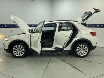 VOLKSWAGEN T-ROC 1.0 TSI GPF SE SUV 5dr Petrol Manual Euro 6 (s/s) (115 ps) - AA 