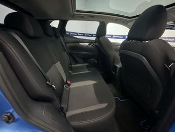 NISSAN QASHQAI 1.5 dCi N-Connecta SUV 5dr Diesel Manual Euro 6 (s/s) (110 ps) -