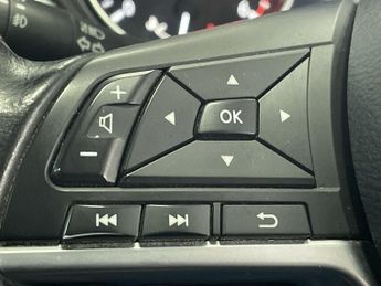 NISSAN QASHQAI 1.5 dCi N-Connecta SUV 5dr Diesel Manual Euro 6 (s/s) (110 ps) -