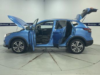 NISSAN QASHQAI 1.5 dCi N-Connecta SUV 5dr Diesel Manual Euro 6 (s/s) (110 ps) -