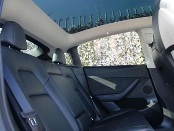 TESLA MODEL Y (Dual Motor) Long Range SUV 5dr Electric Auto 4WDE (384 bhp)