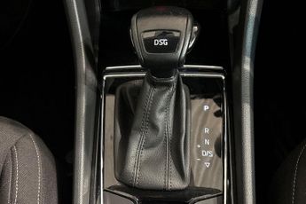 SKODA KAROQ 1.5 TSI ACT SE SUV 5dr Petrol DSG Euro 6 (s/s) (150 ps) Rear Par