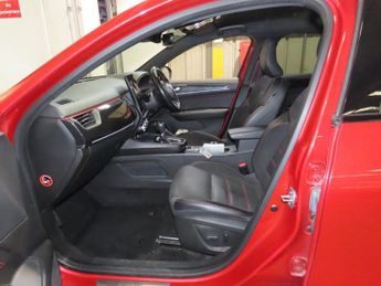 RENAULT ARKANA 1.6 E-TECH r.s. line SUV 5dr Petrol Hybrid Auto 2WD Euro 6 (s/s)