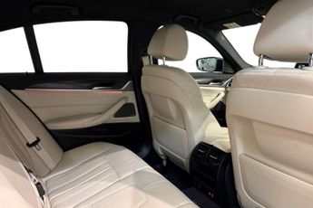 BMW 5 SERIES 2.0 520i MHT M Sport Saloon 4dr Petrol Hybrid Steptronic Euro 6 