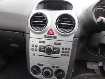 VAUXHALL CORSA 1.4 16V Exclusiv Hatchback 5dr Petrol Auto Euro 5 (100 ps)
