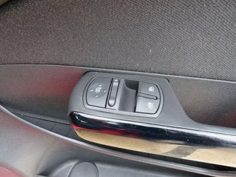 VAUXHALL CORSA 1.4 16V Exclusiv Hatchback 5dr Petrol Auto Euro 5 (100 ps)