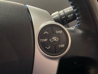 TOYOTA PRIUS 1.8 VVT-h Hatchback 5dr Petrol Plug-in Hybrid CVT Euro 5 (s/s) (