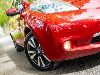NISSAN LEAF 30kWh Tekna Hatchback 5dr Electric Auto (109 bhp)