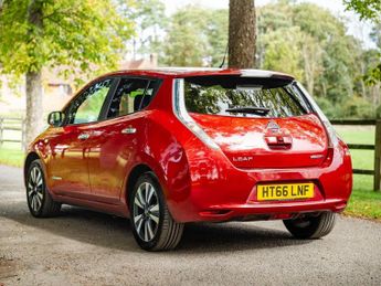 NISSAN LEAF 30kWh Tekna Hatchback 5dr Electric Auto (109 bhp)