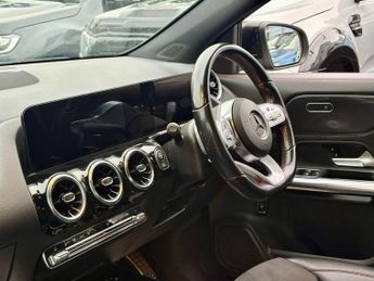 MERCEDES-BENZ GLA CLASS 1.3 GLA200 AMG Line (Executive) SUV 5dr Petrol 7G-DCT Euro 6 | 2