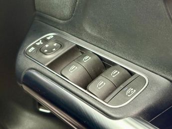MERCEDES-BENZ GLA CLASS 1.3 GLA200 AMG Line (Executive) SUV 5dr Petrol 7G-DCT Euro 6 | 2