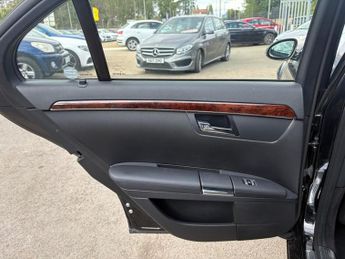 MERCEDES-BENZ S CLASS 5.5 S500 V8 Saloon 4dr Petrol G-Tronic Euro 4 (388 ps)