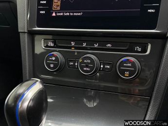 VOLKSWAGEN E-GOLF 35.8kWh e-Golf Hatchback 5dr Electric Auto (136 ps)