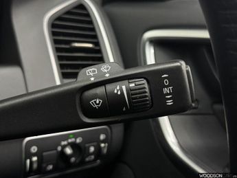 VOLVO XC60 2.0 D4 SE Nav SUV 5dr Diesel Auto Euro 6 (s/s) (190 ps)