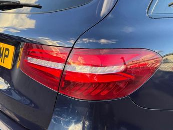 MERCEDES-BENZ GLC 2.1 GLC220d AMG Line SUV 5dr Diesel G-Tronic 4MATIC Euro 6 (s/s)