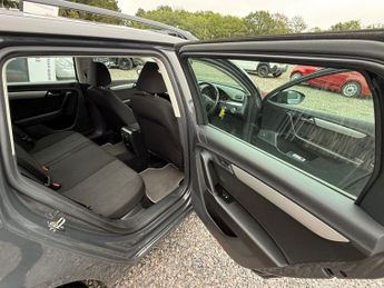 VOLKSWAGEN PASSAT 1.6 TDI BlueMotion Tech S Estate 5dr Diesel Manual Euro 5 (s/s) 