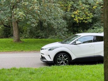 TOYOTA C-HR 1.8 VVT-h Design SUV 5dr Auto Petrol Hybrid CVT Euro 6 (s/s) (12